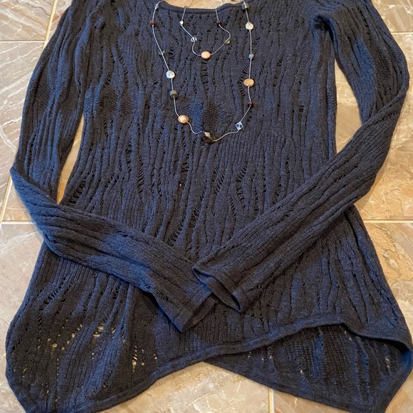 Express asymmetrical sweater - Picture 2 of 11
